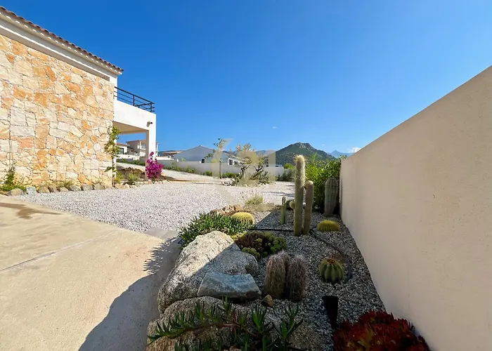 Вилла Les Marines De